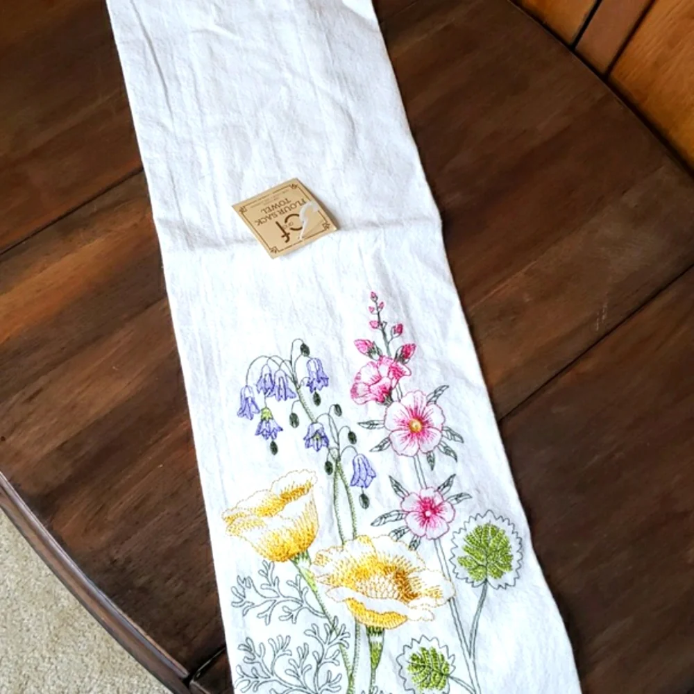 NWT C&F Floral Embroidered Flour Sack Cotton Kitchen Towel